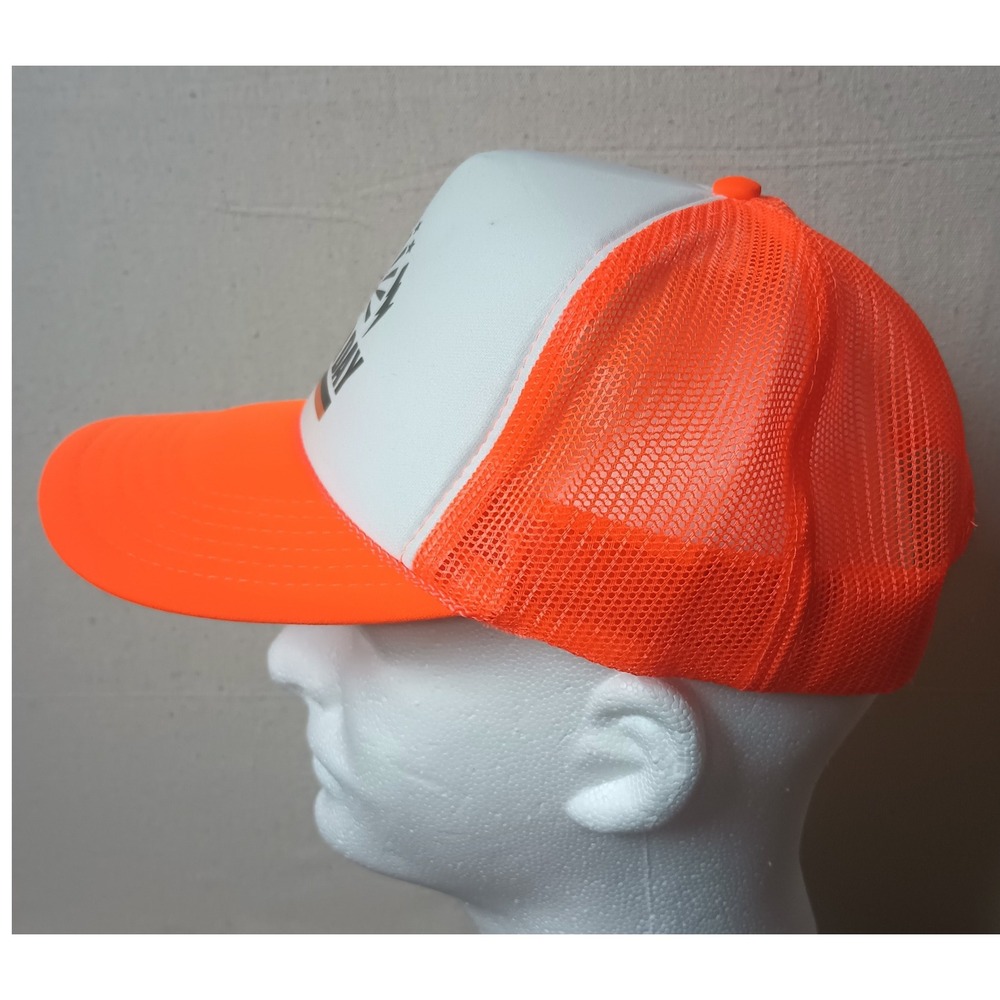Traeger‎ Day Trucker Hat Mesh Back Neon Orange White BBQ Grill Smoker Cap - Picture 2 of 6